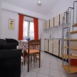 Διαμέρισμα Mira 645 *