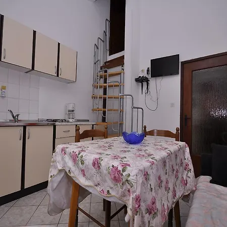 Mira 645 Apartman