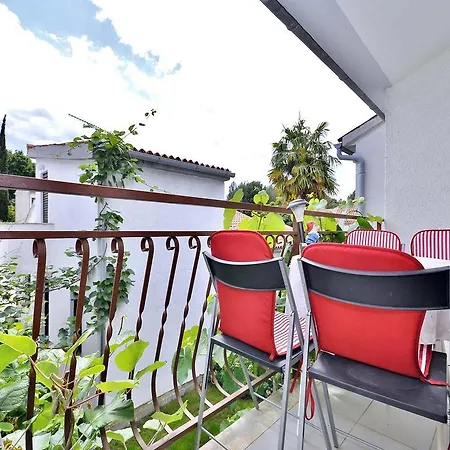 Mira 645 Apartment