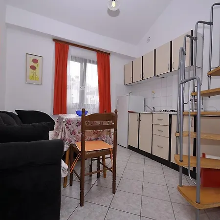 Apartment Mira 645 *
