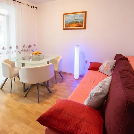 Mira 645 Apartment *